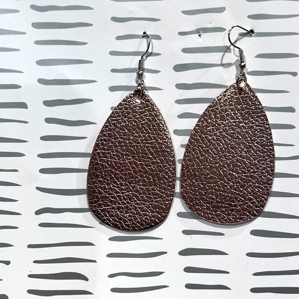Faux leather pierced dangling earrings